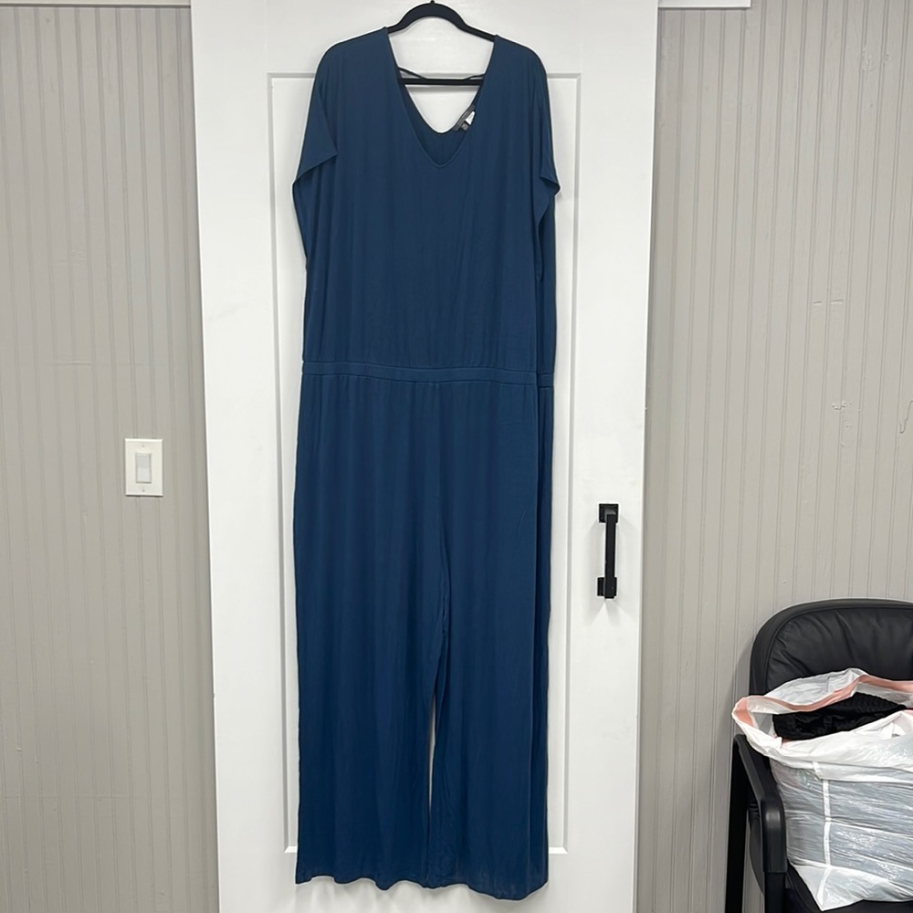 Wide leg jump suit / romper